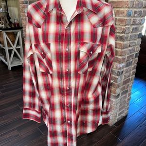 Plains Western Wear Size L Pearl Snap Shirt Men's Plaid Red Long Sleeve silver